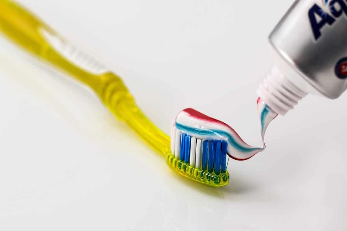 Comment choisir le meilleur dentifrice pour éliminer les rayures de votre voiture ?